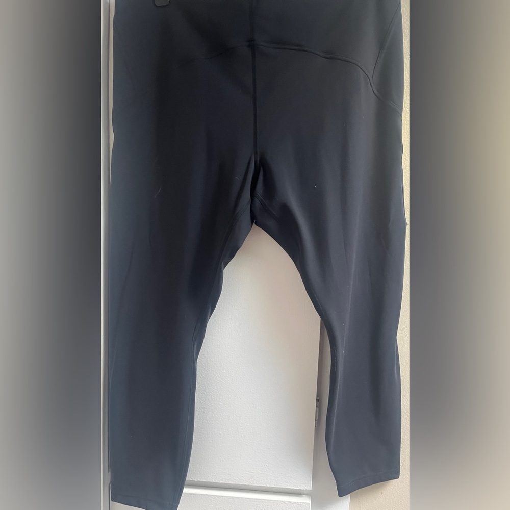 Lululemon Invigorate Leggings 23"